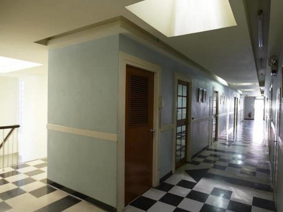 Mad Monkey Hostel Банкок Екстериор снимка