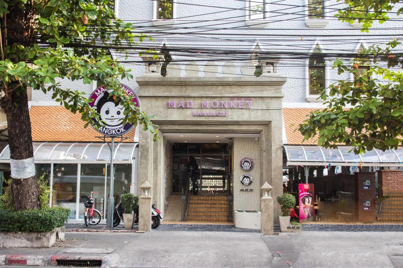 Mad Monkey Hostel Банкок Екстериор снимка